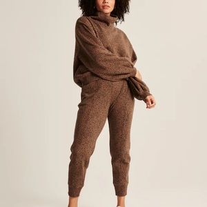Abercrombie Leopard Set - Super Soft
